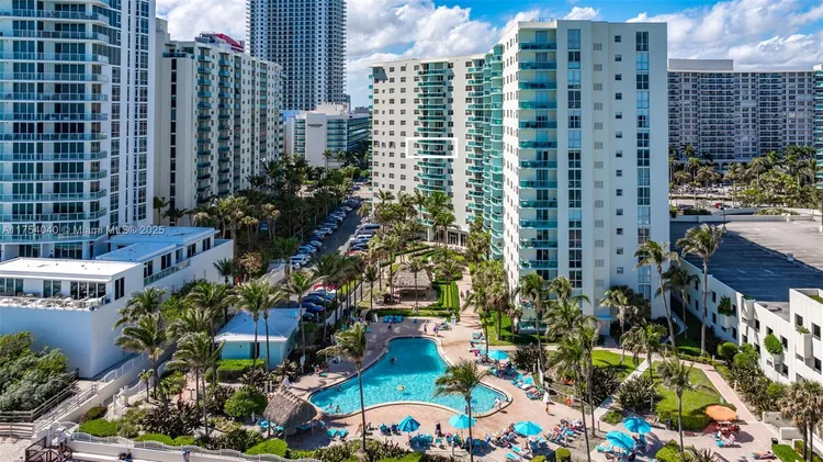 The Tides On Hollywood Beach #8M image #30