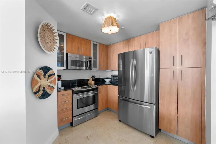 360 Condo #818 image #13