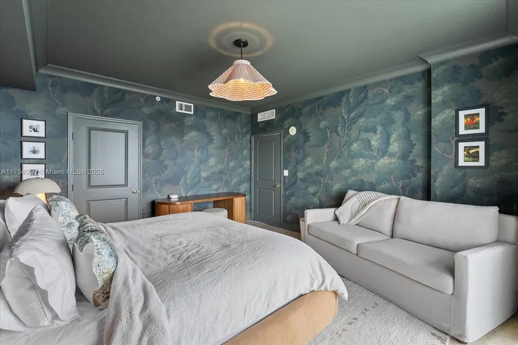 360 Condo #818 image #17