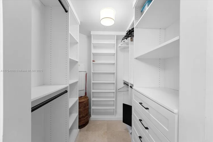 360 Condo #818 image #21