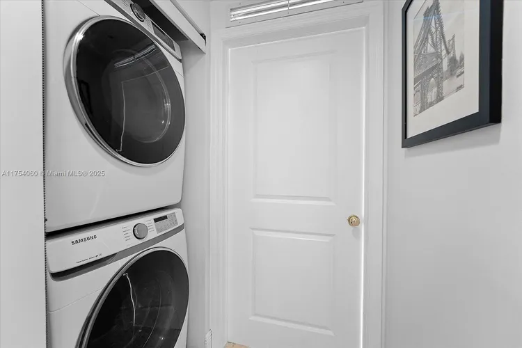 360 Condo #818 image #27