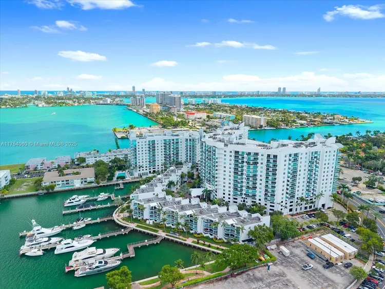 360 Condo #818 image #29