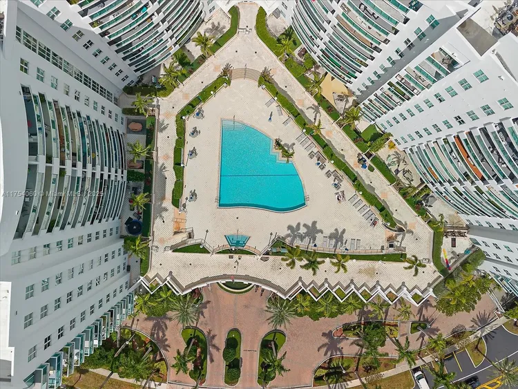 360 Condo #818 image #36