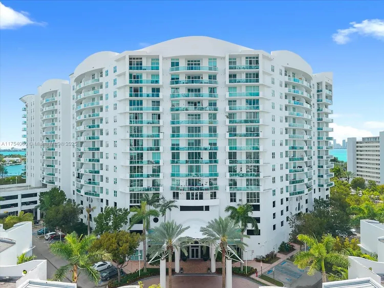 360 Condo #818 image #37