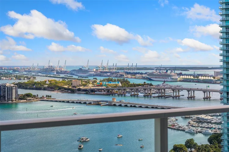 Paramount Bay #2907 image #13