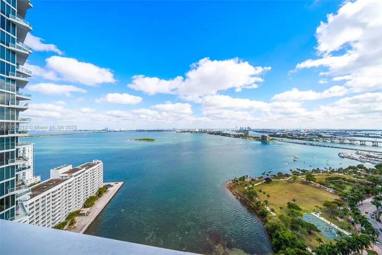 Paramount Bay #2907 image #14