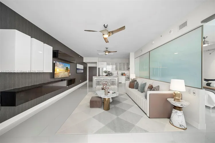 Paramount Bay #2907 image #18