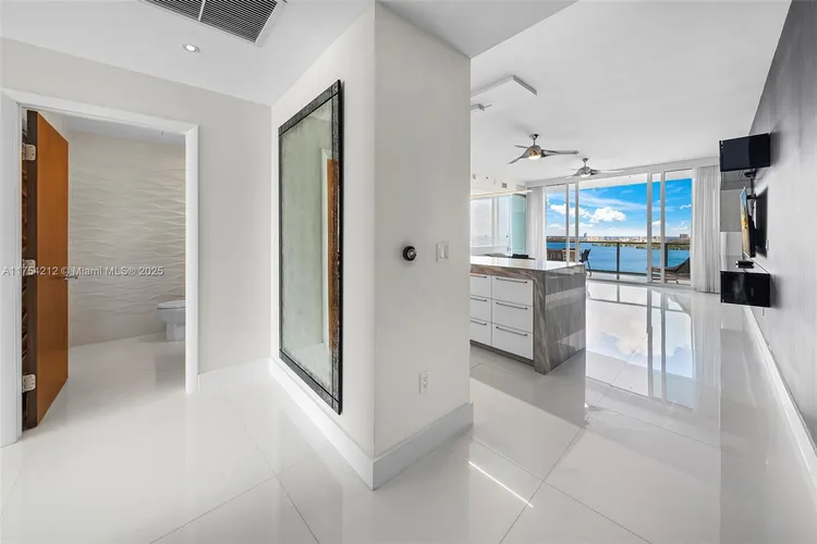 Paramount Bay #2907 image #20