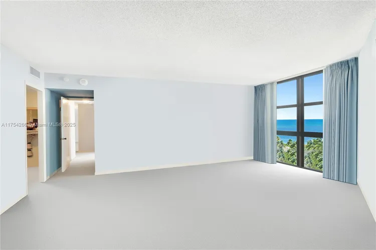 Towers of Key Biscayne #F903 image #22