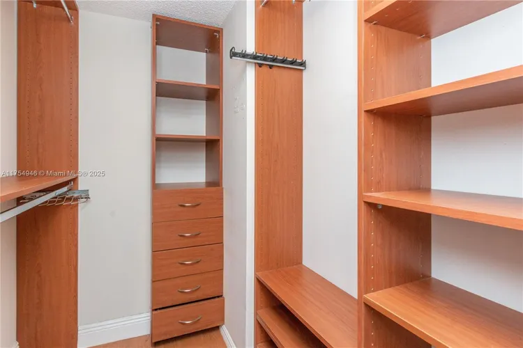 Commodore Plaza - Century #1810 image #52