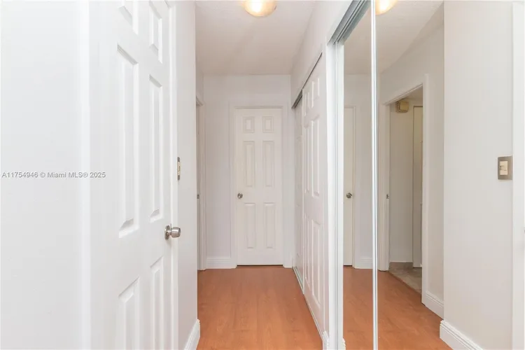 Commodore Plaza - Century #1810 image #61