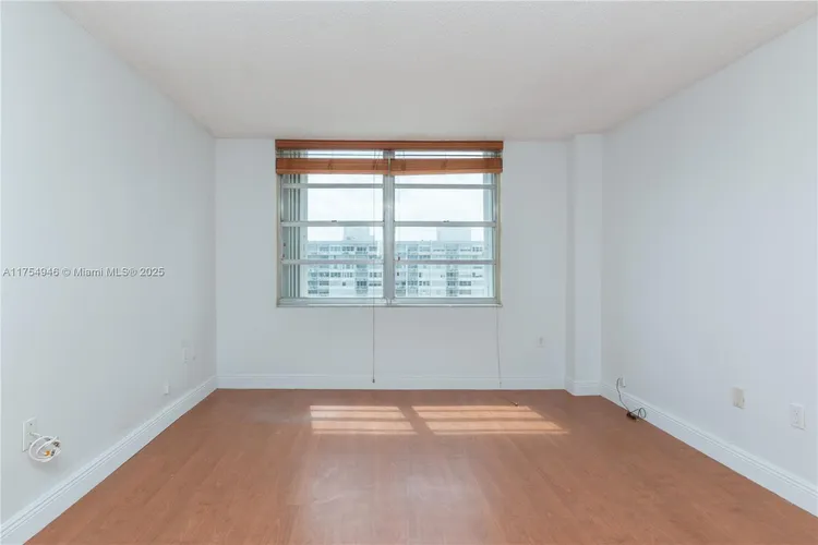 Commodore Plaza - Century #1810 image #64