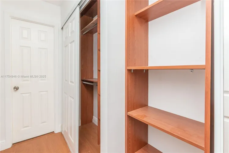 Commodore Plaza - Century #1810 image #66