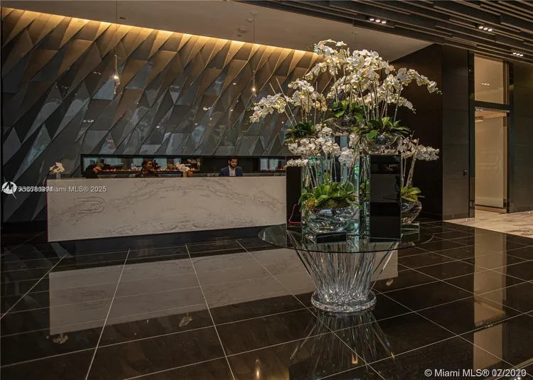 Paramount Miami Worldcenter #2305 image #15