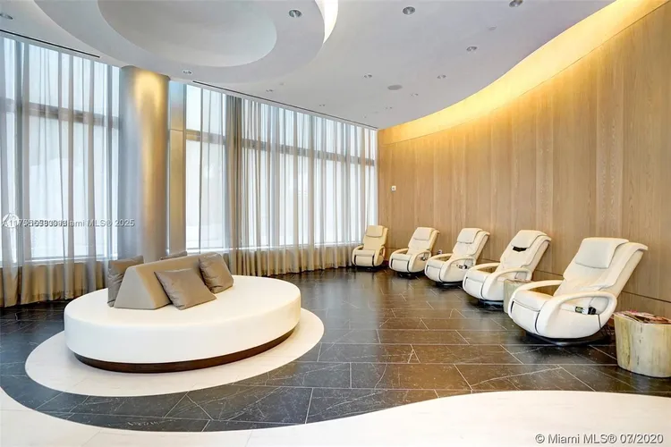 Paramount Miami Worldcenter #2305 image #17