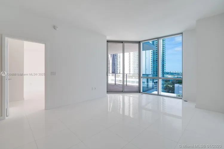 Paramount Miami Worldcenter #2305 image #32