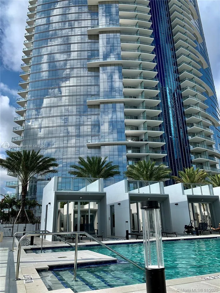 Paramount Miami Worldcenter #2305 image #39