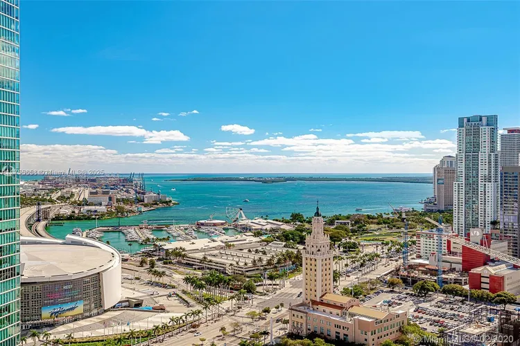 Paramount Miami Worldcenter #2305 image #52