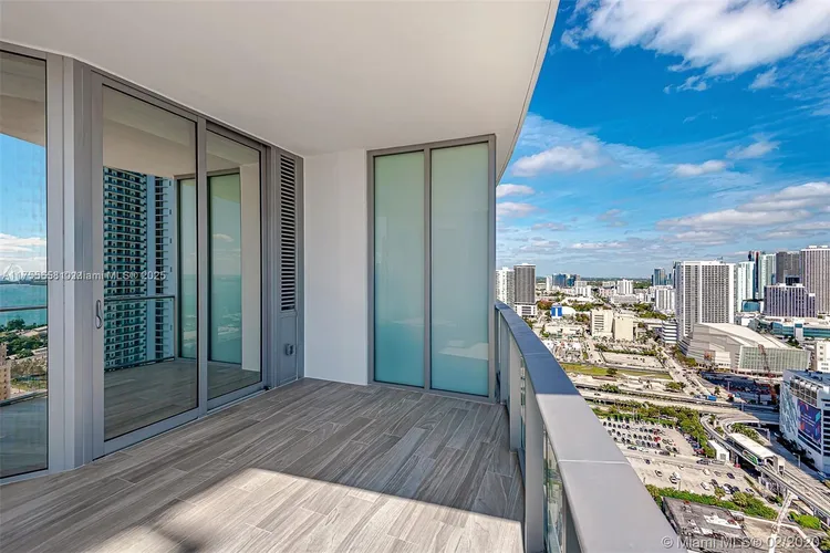 Paramount Miami Worldcenter #2305 image #53