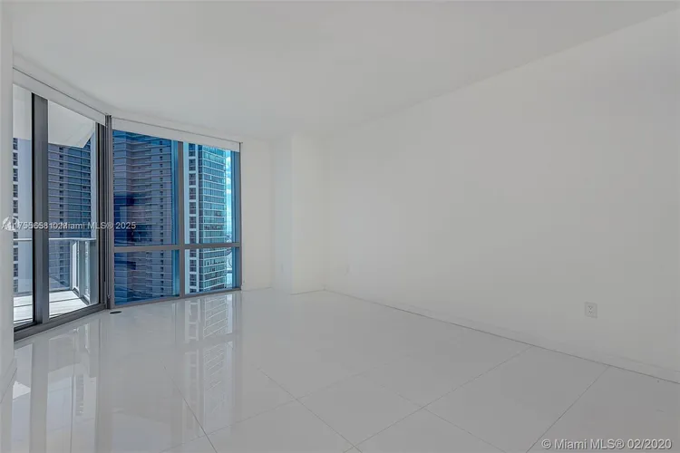Paramount Miami Worldcenter #2305 image #58
