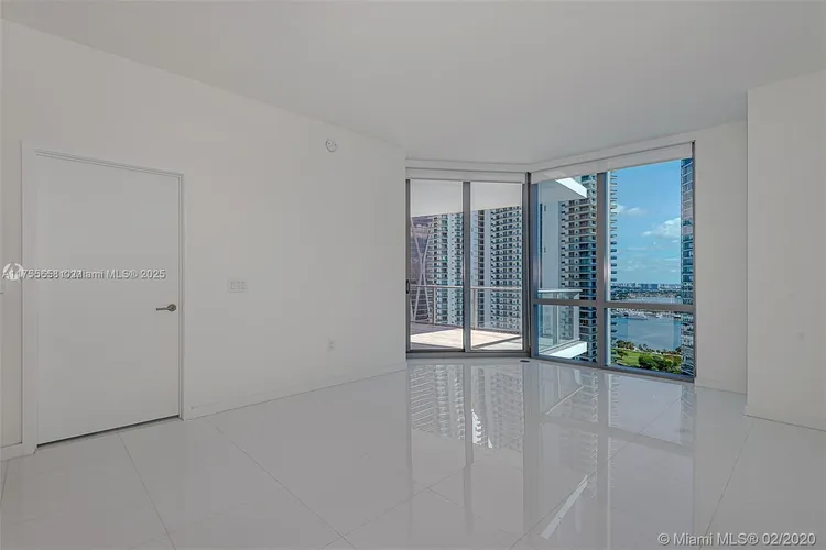 Paramount Miami Worldcenter #2305 image #59