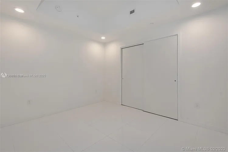 Paramount Miami Worldcenter #2305 image #63