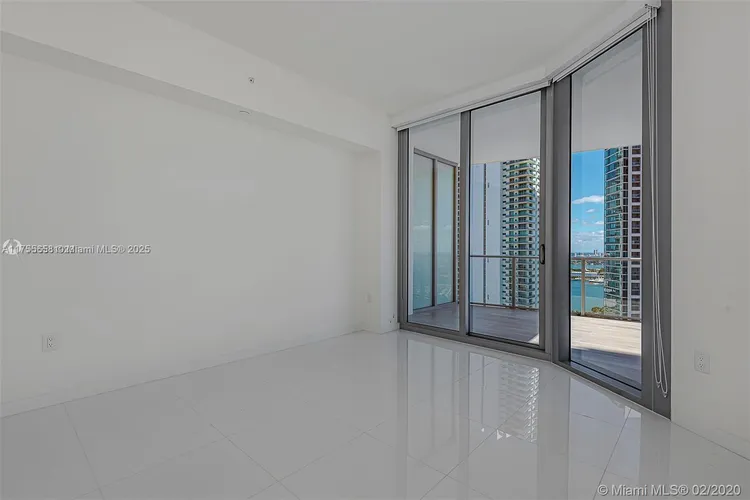 Paramount Miami Worldcenter #2305 image #65