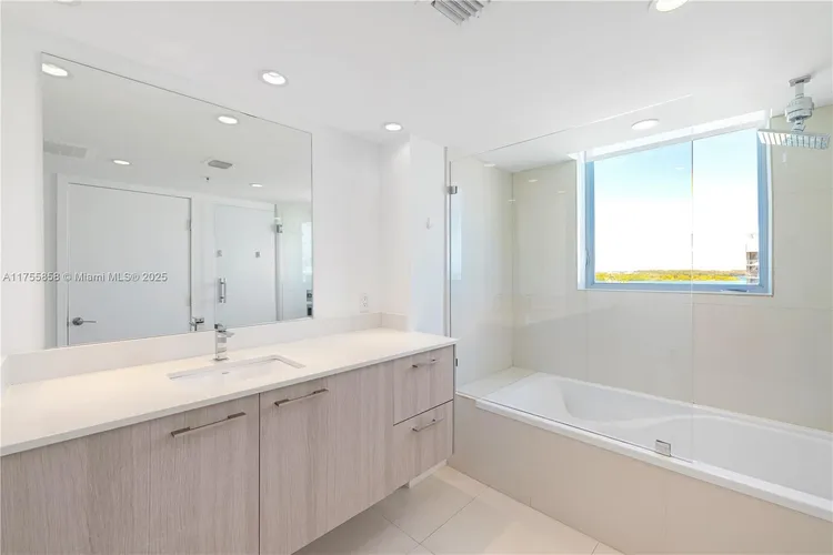 The Palms Residences #807 image #13