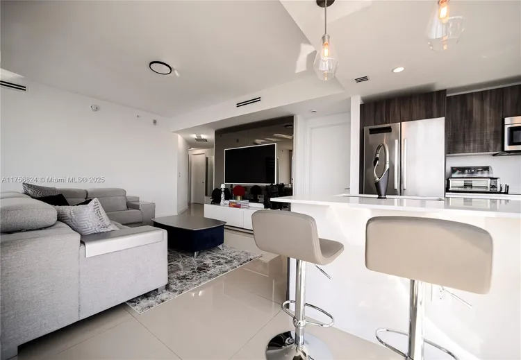 Aria on the Bay #5000 image #12