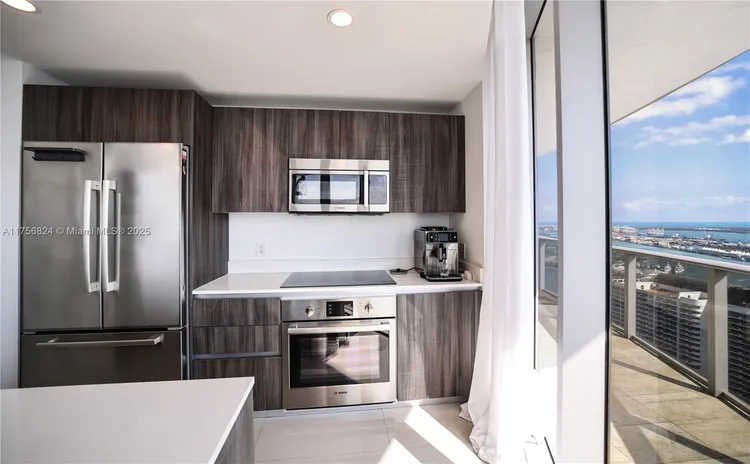 Aria on the Bay #5000 image #15