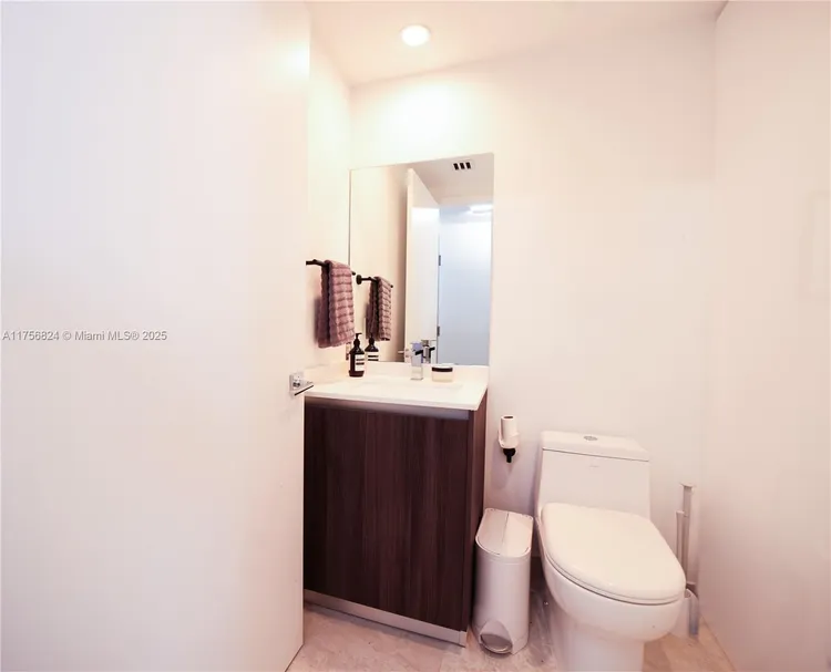 Aria on the Bay #5000 image #32