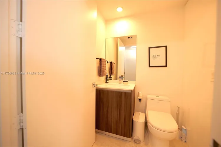 Aria on the Bay #5000 image #33