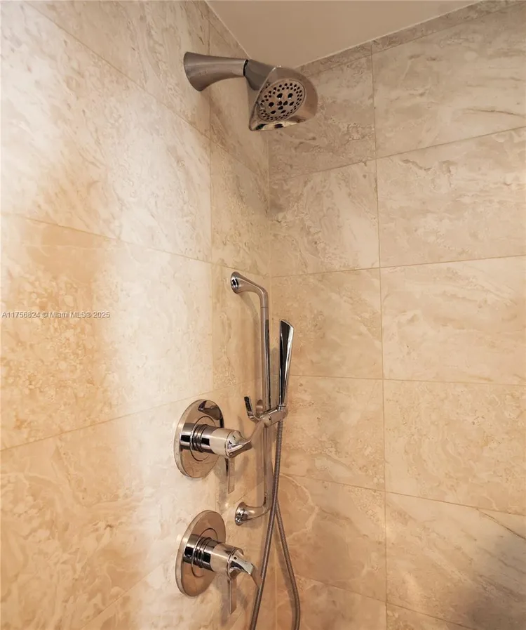 Aria on the Bay #5000 image #34