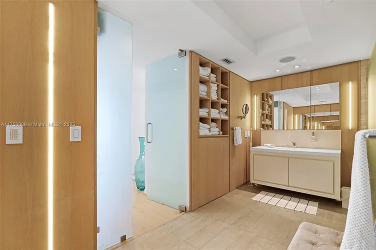 Jade Brickell #4211 image #35