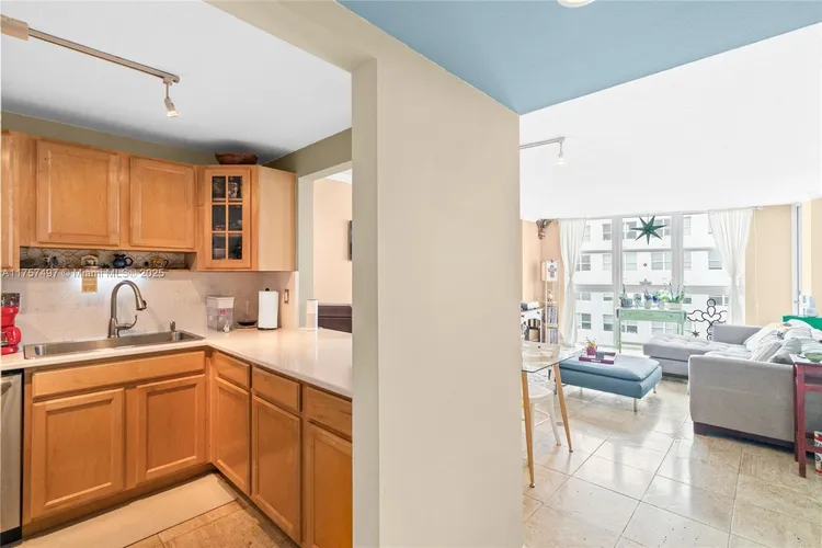 Bayview Terrace #904 image #13