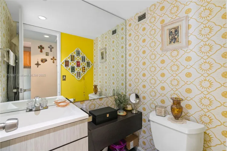 Bayview Terrace #904 image #20