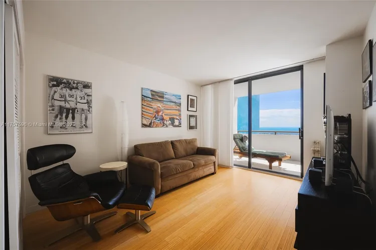 Villa Regina Condo #1705 image #11