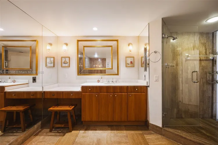 Villa Regina Condo #1705 image #13