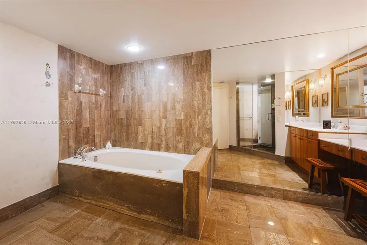 Villa Regina Condo #1705 image #14