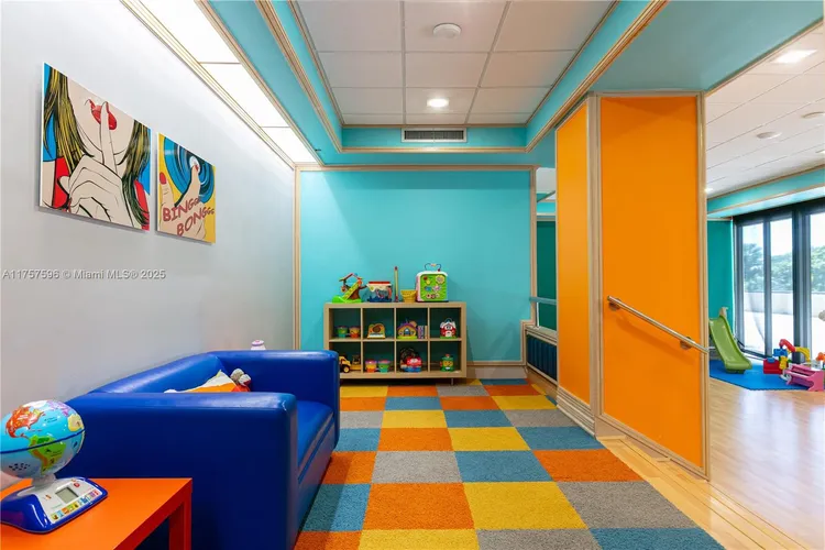 Villa Regina Condo #1705 image #28