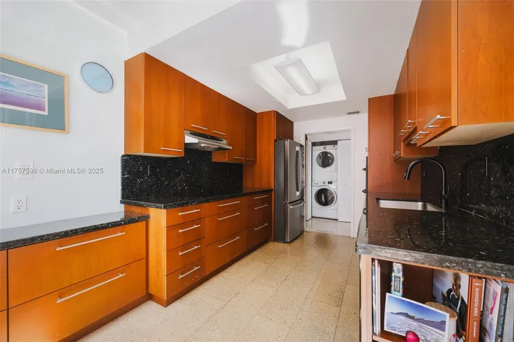 Villa Regina Condo #1705 image #7