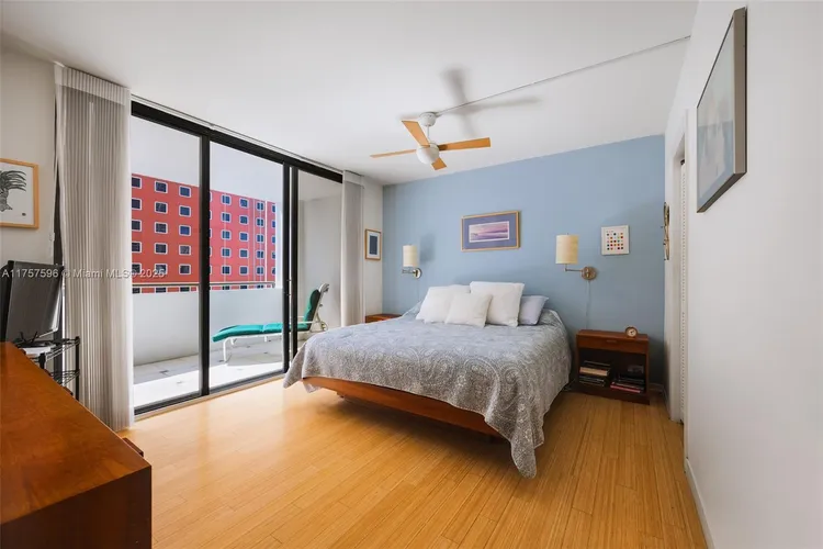 Villa Regina Condo #1705 image #9