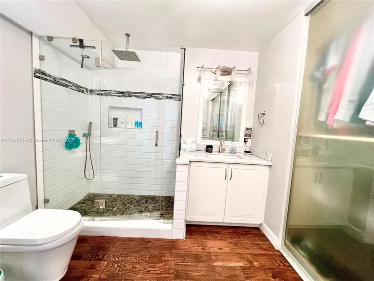 The Charter Club #307 image #14