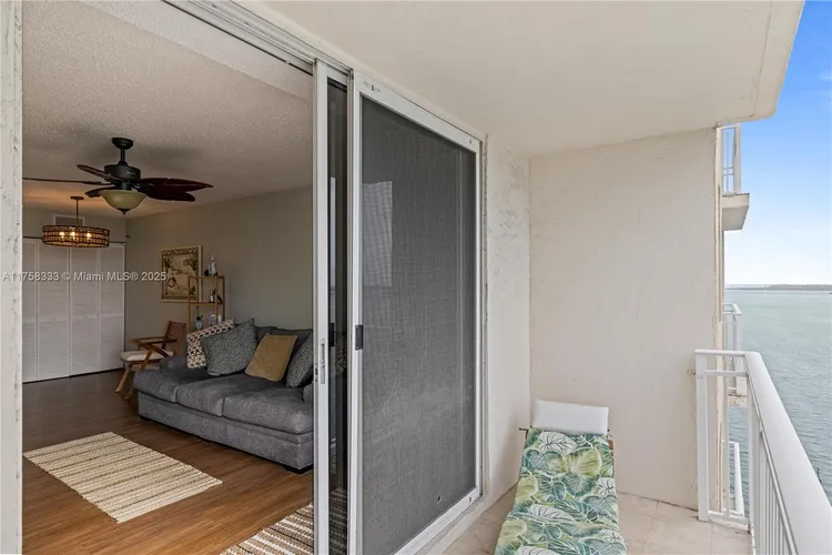 Isola #1912 image #22