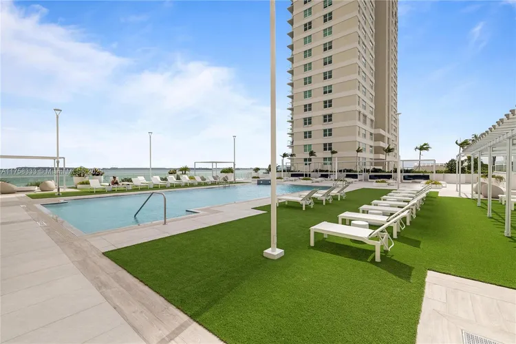 Isola #1912 image #29