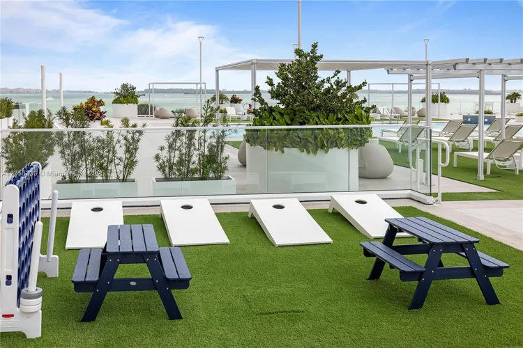 Isola #1912 image #33