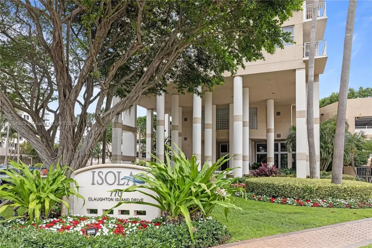 Isola #1912 image #43