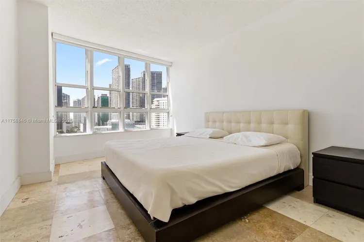 Isola #PH-18 image #10