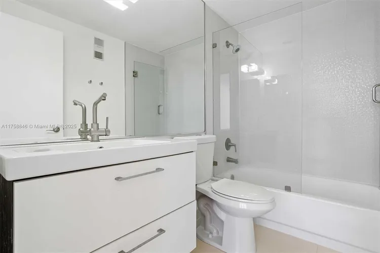 Isola #PH-18 image #11