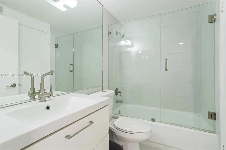 Isola #PH-18 image #13